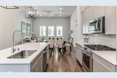 605 W 24th Street, Houston, TX 77008 - Photo 3