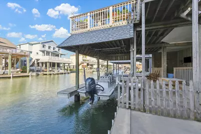 422 Windward Way, Tiki Island, TX 77554 - Photo 33