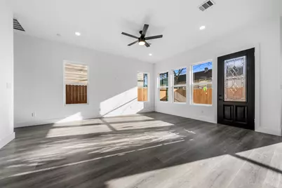 1308 Duff Lane, Houston, TX 77022 - Photo 17