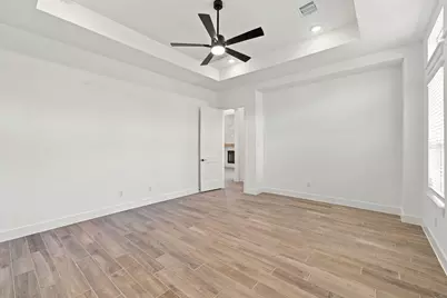 12135 Lake View Boulevard, Mont Belvieu, TX 77523 - Photo 31