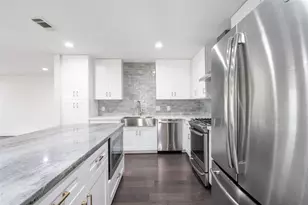 7307 Raton St, Houston, TX 77055 - Photo 11