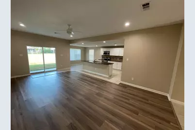 508 Willis, Alvin, TX 77511 - Photo 3