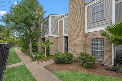 11710 Southlake Drive #6, Houston, TX 77077 - Photo 3