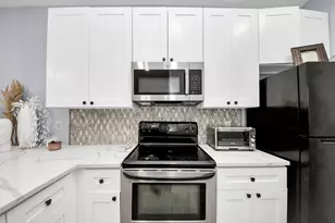 3800 Tanglewilde St, Houston, TX 77063 - Photo 9