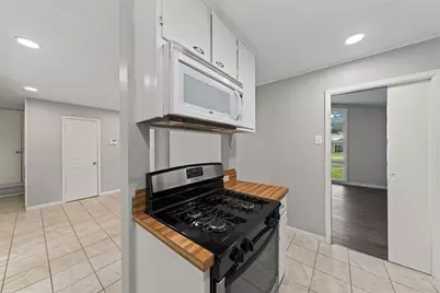 2110 Ridgemore Drive, Houston, TX 77055 - Photo 11