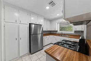 2110 Ridgemore Dr, Houston, TX 77055 - Photo 3