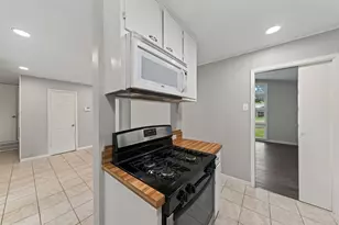 2110 Ridgemore Dr, Houston, TX 77055 - Photo 11