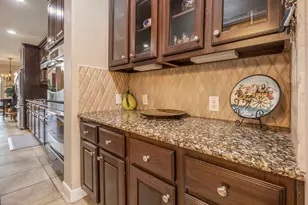 2517 Mountain Falls Ct, Friendswood, TX 77546 - Photo 11