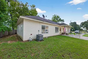 104 Longstreet 1-4 Rd, Willis, TX 77378 - Photo 13