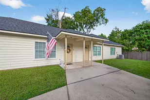 104 Longstreet 1-4 Rd, Willis, TX 77378 - Photo 5