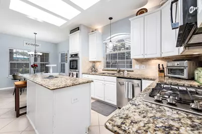 2807 Canyon Drive, Pearland, TX 77584 - Photo 11