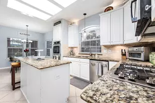 2807 Canyon Dr, Pearland, TX 77584 - Photo 11