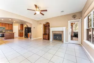 182 N Wimberly Way, The Woodlands, TX 77385 - Photo 9