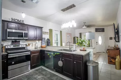 15583 Arrowhead Loop W, Willis, TX 77378 - Photo 3