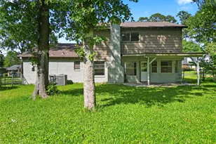 204 Pine Valley St, Huntsville, TX 77320 - Photo 33