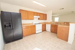 310 Falling Pine Dr, Conroe, TX 77304 - Photo 7