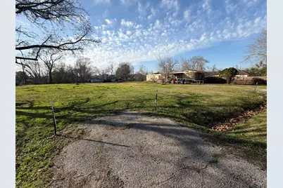 11423 E Jacinto Drive, Houston, TX 77044 - Photo 3