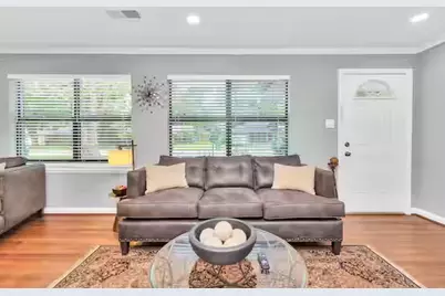 2107 Wakefield Drive, Houston, TX 77018 - Photo 5