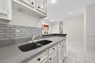 8023 Oakwood Hollow St, Houston, TX 77040 - Photo 19