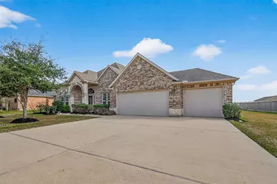 11602 Kings Point Boulevard, Mont Belvieu, TX 77535 - Photo 1