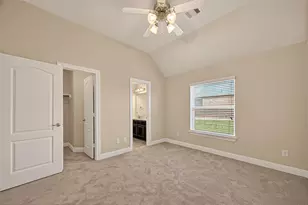 11602 Kings Point Blvd, Dayton, TX 77535 - Photo 15