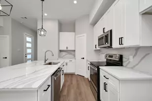 4706 Gunter St, Houston, TX 77020 - Photo 1