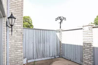 290 Wilcrest Drive, Houston, TX 77042 - Photo 5
