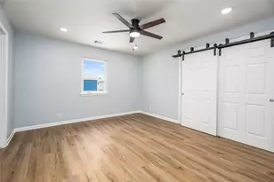 901 Bonita St, Bayou Vista, TX 77563 - Photo 5