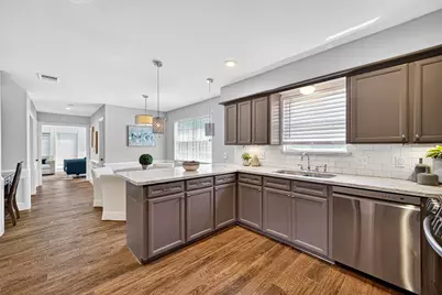 10935 Piping Rock Lane, Houston, TX 77042 - Photo 19