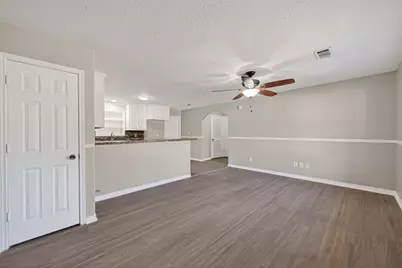 210 N Shirley Lane, Willis, TX 77378 - Photo 5