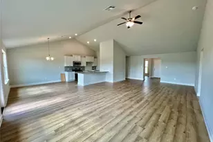 4407 Karam Lndg, Dickinson, TX 77539 - Photo 9