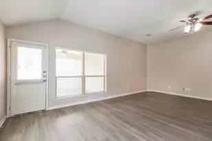 603 Lake View Dr, Montgomery, TX 77356 - Photo 3