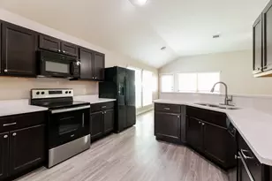 603 Lake View Dr, Montgomery, TX 77356 - Photo 7