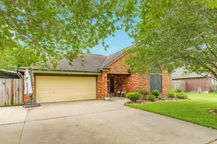 203 Washington Ave, Clute, TX 77531 - Photo 7