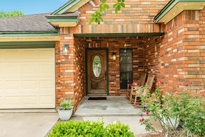 203 Washington Avenue, Clute, TX 77531 - Photo 11