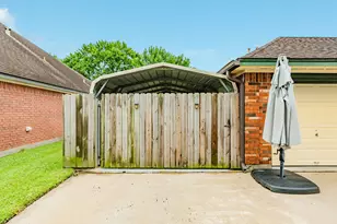 203 Washington Ave, Clute, TX 77531 - Photo 9