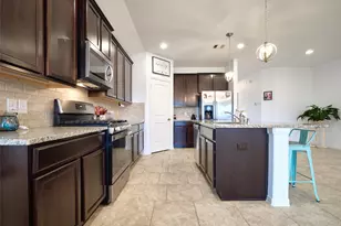 12629 Pirate Bend Dr, Texas City, TX 77568 - Photo 11