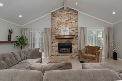 99 N Deerfoot Circle, The Woodlands, TX 77380 - Photo 7