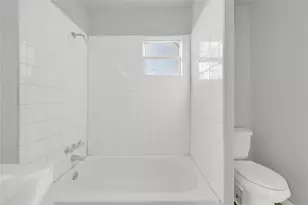 106 Hanover St, Houston, TX 77012 - Photo 49