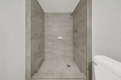 106 Hanover Street, Houston, TX 77012 - Photo 33