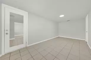 106 Hanover St, Houston, TX 77012 - Photo 35