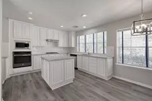 51 E Greywing Cir, The Woodlands, TX 77382 - Photo 5