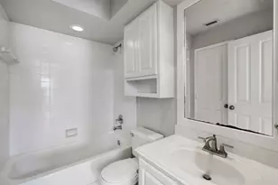 51 E Greywing Cir, The Woodlands, TX 77382 - Photo 13