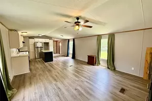 102 Western Way, Angleton, TX 77515 - Photo 7