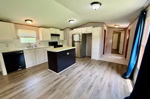 102 Western Way, Angleton, TX 77515 - Photo 9