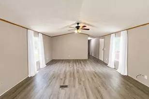 102 Western Way, Angleton, TX 77515 - Photo 13