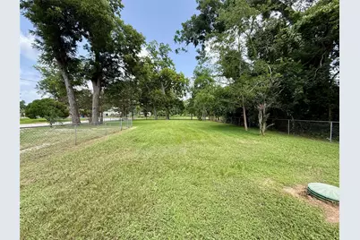 102 Western Way, Angleton, TX 77515 - Photo 33