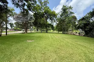 102 Western Way, Angleton, TX 77515 - Photo 39