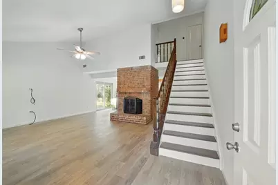 19 Still Glen Court, The Woodlands, TX 77381 - Photo 3