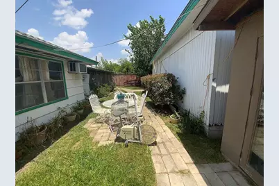 1838 Huge Oaks Street, Houston, TX 77055 - Photo 17